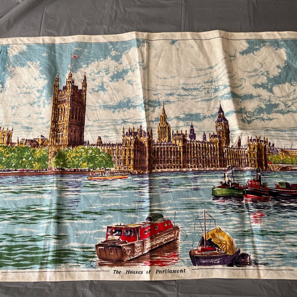 Mahlin. All pure linen   The House of Parliament .made in Ireland - Picture 1 of 1